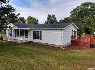 260 Fawn Dr, Goreville, IL 62939