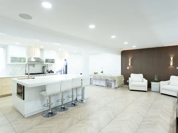 186-35 80th Drive image 4 of 15