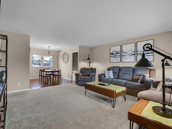 3rd image of 9108 Damson Dr