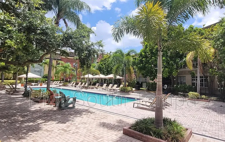 2421 W Horatio St #838 — Photo 23