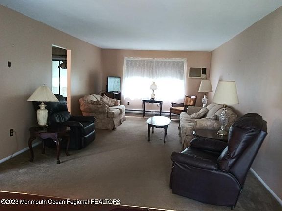 4th image of 417 Glenwood Drive