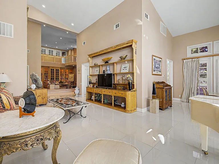 1105 Broadmoor Ave — Photo 11