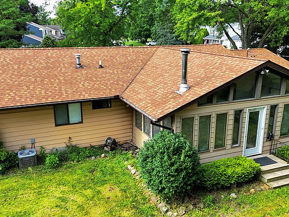 3rd image of 3787 Northmeadow Rd