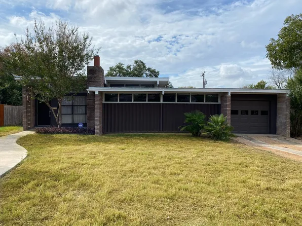 338 Millwood Ln, San Antonio, TX 78216