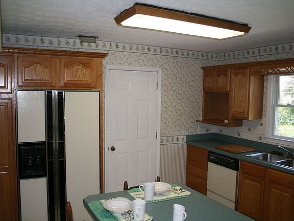4th image of 4736 Marlborough Dr