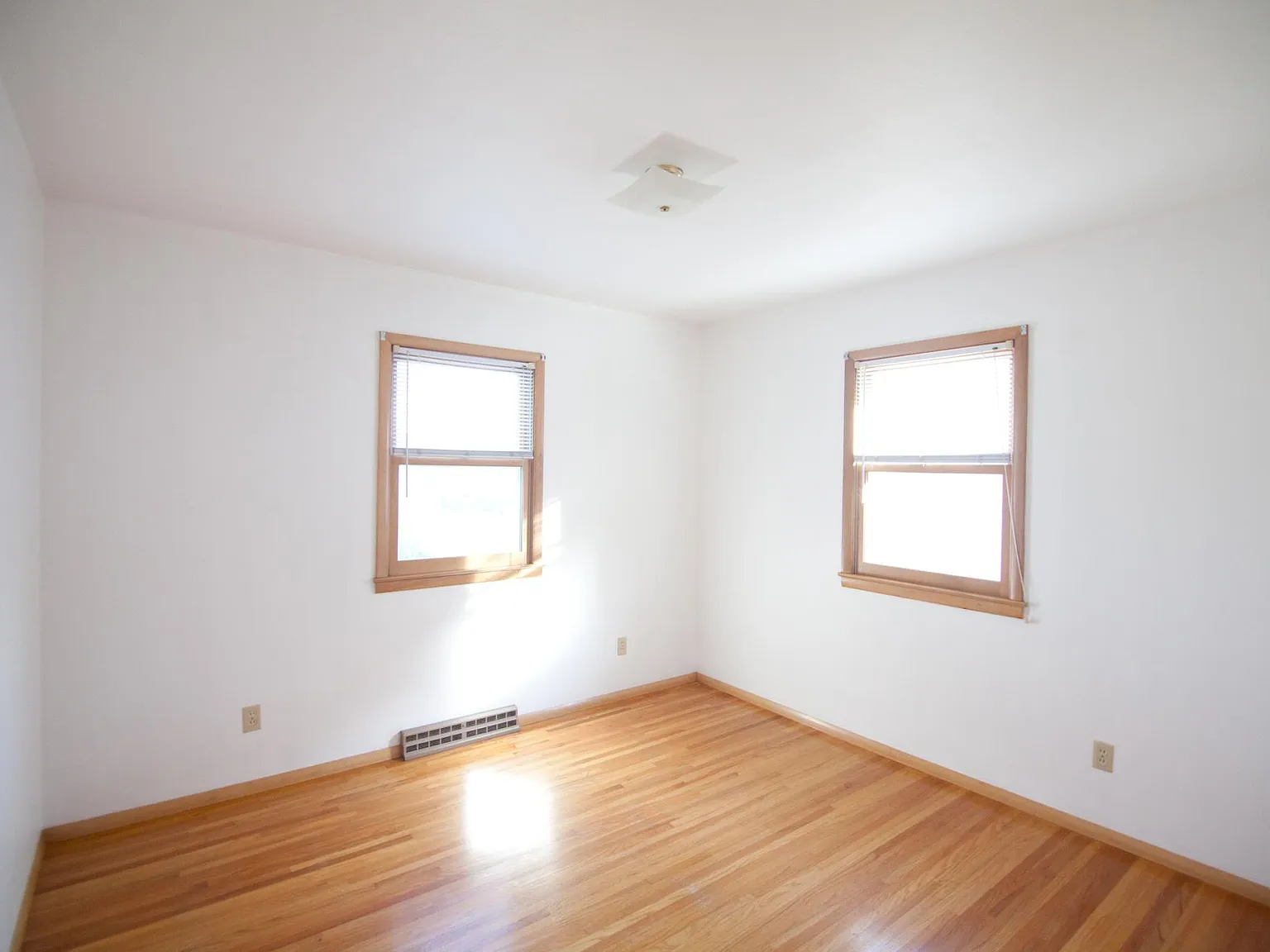 3 bed, 2287 sqft, $1,800 — Photo 4