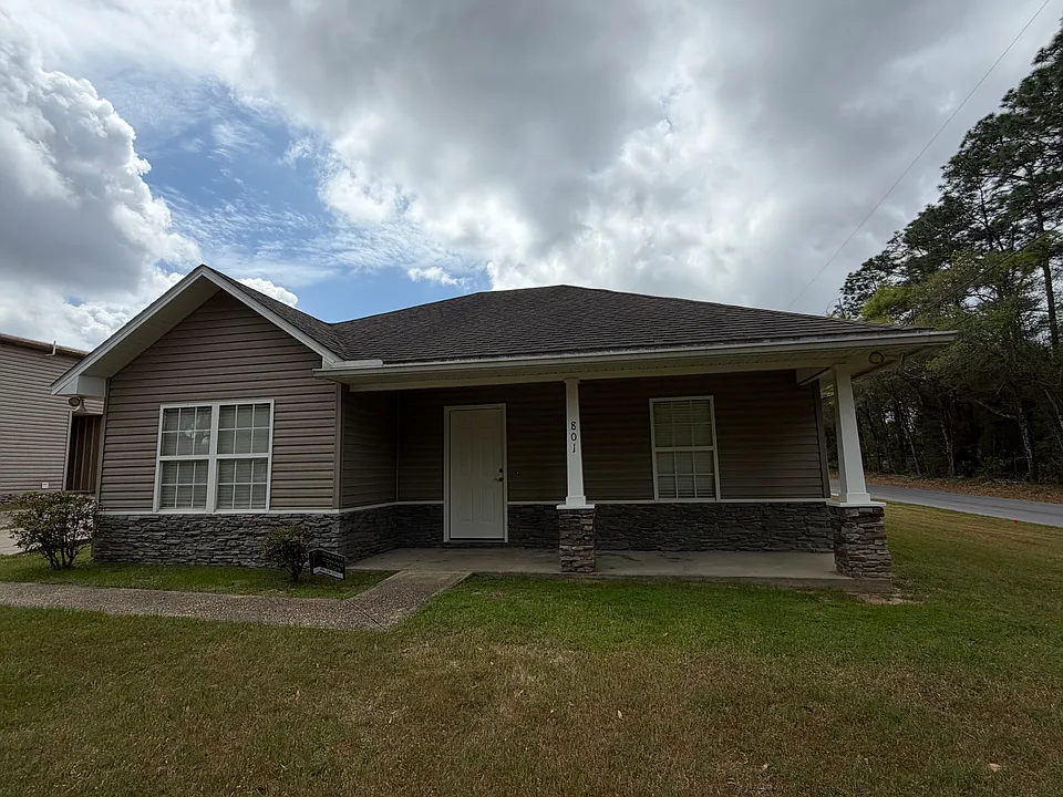 801 E Williams Ave