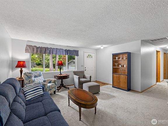 5th image of 1300 Woodland Drive