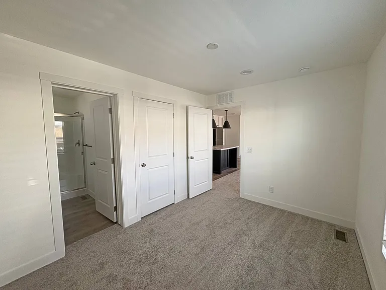 1700 State St #20 — Photo 8