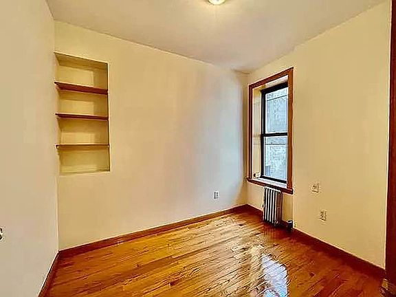4th image of 106 Mulberry St APT 17