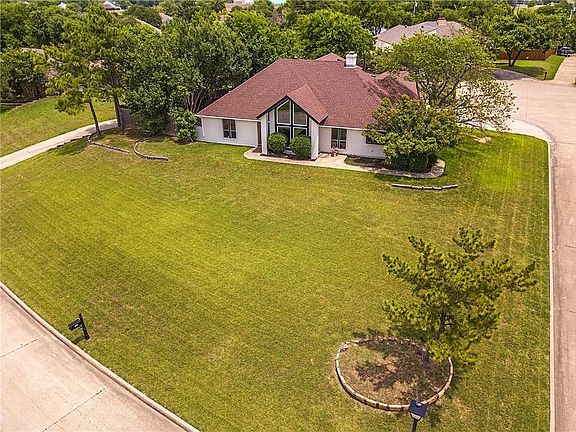 5th image of 7104 Odell Ave