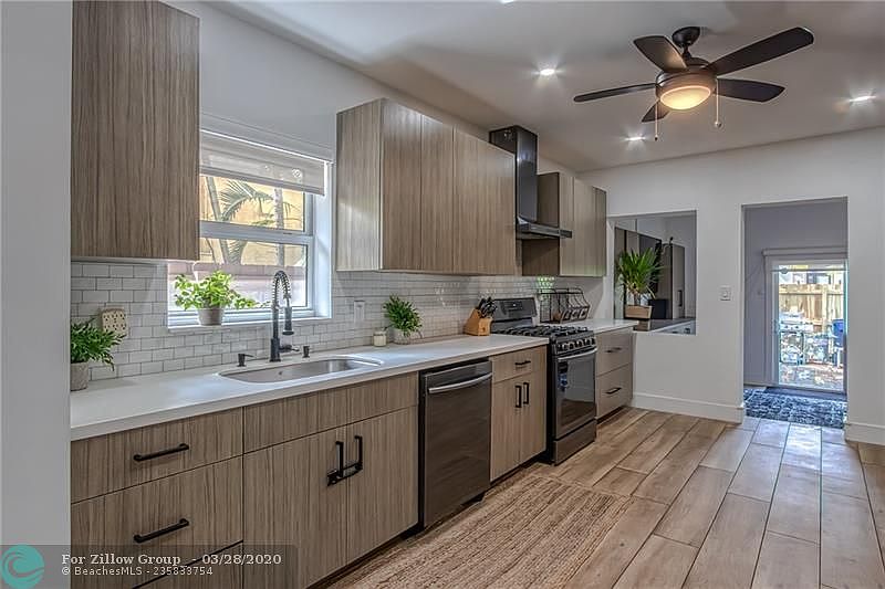 1st image of 1000 NE 6th St