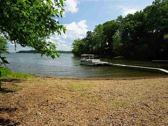 4th image of 53 Lakesong Ln