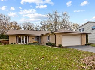 1139 N King Charles Ct, Palatine, IL 60067