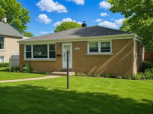 2311 Lake St Photo 1