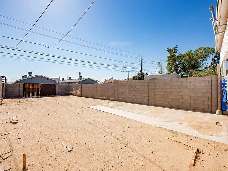 583 S 2nd Ave — Photo 15