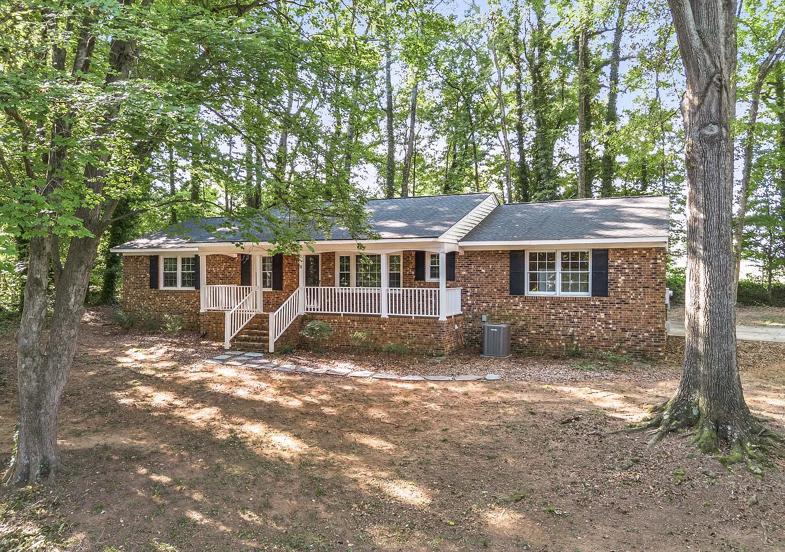 Summerfield, Updated Brick Ranch Home, SS Appliances, FP, Hardwoods, Front Porch & Carport! — Photo 1