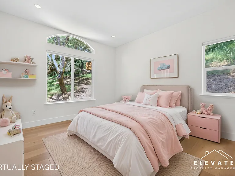 9400 Chalk Hill Rd — Photo 26