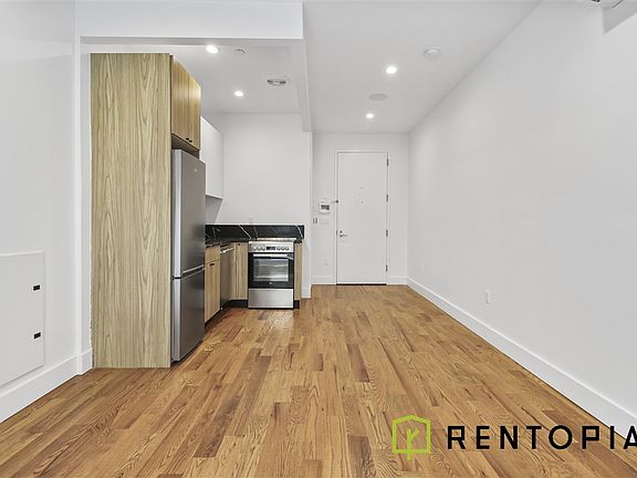 5th image of 61 Montrose Ave #201B