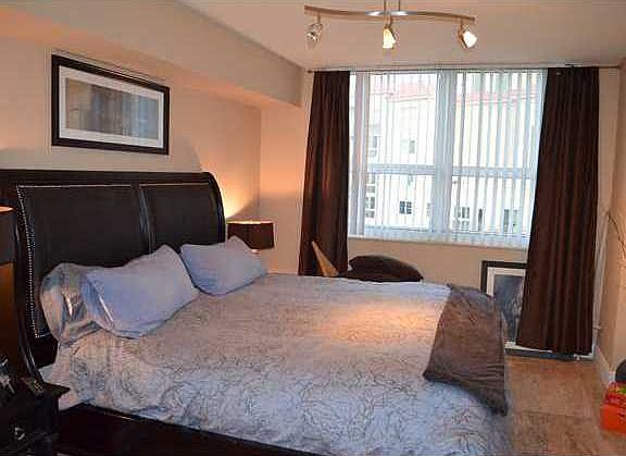4th image of 19501 W Country Club Dr APT 2304