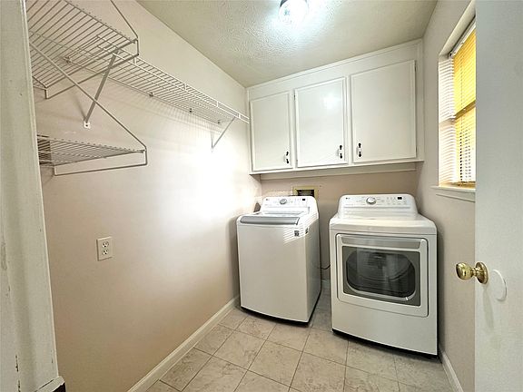 4th image of 2818 Colonial Dr #2818