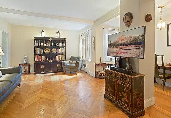 2nd image of 400 E 59th St APT 8D