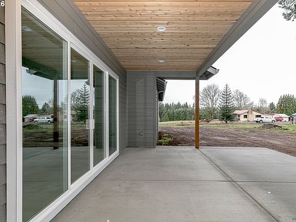 4th image of 21385 SE Firwood Rd