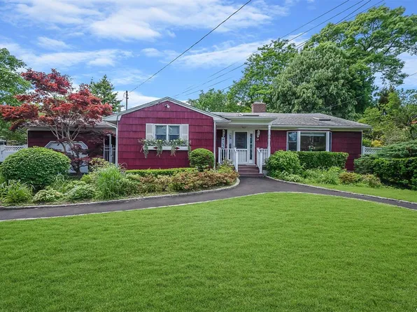 24 Washington Avenue, East Islip, NY 11730