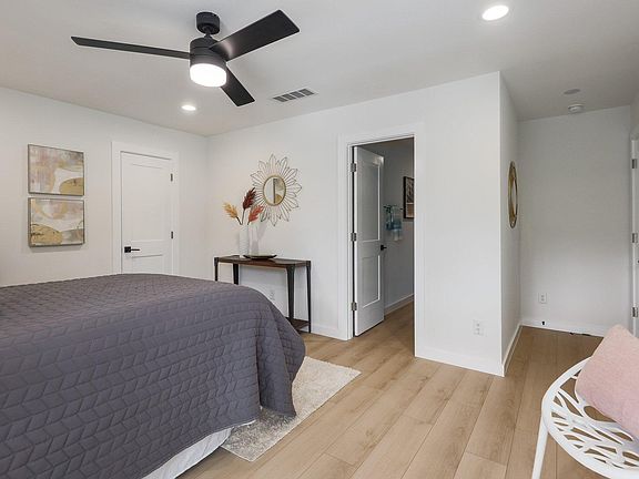 3rd image of 12318 Bainbridge Ln