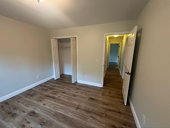 5th image of 230 Kingswood Cir