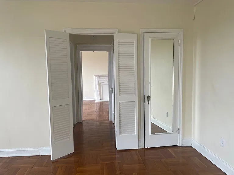 The Royal York Apartments — Photo 48