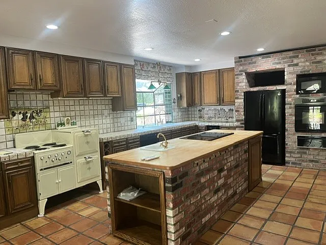 2340 Tice Valley Blvd — Photo 8