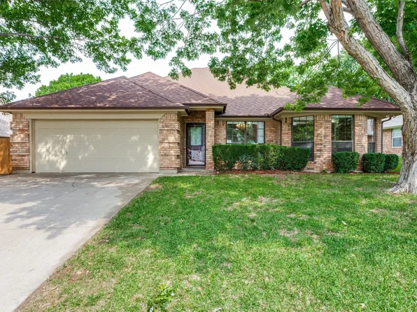 1213 Downwood Dr, Burleson, TX 76028