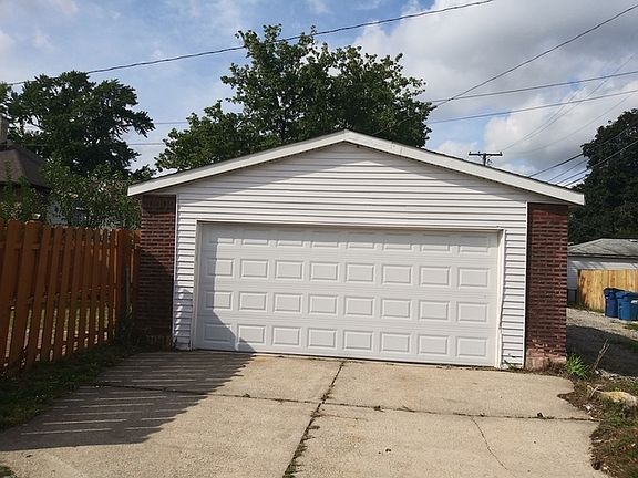 3rd image of 919 S 10th Ave