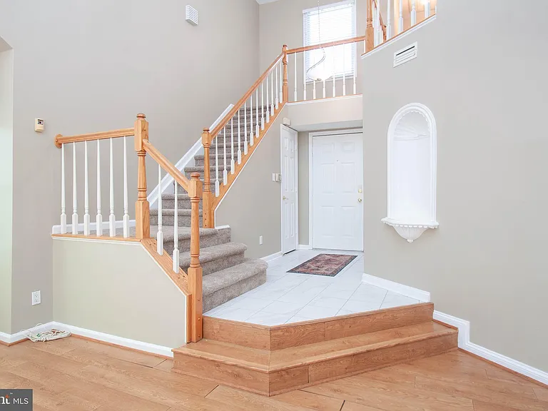 207 Southampton Ct — Photo 11