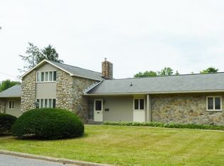 13 Briarstone Rd, Phillipsburg, NJ 08865