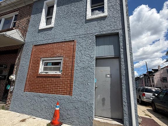 2nd image of 1125 Madison St
