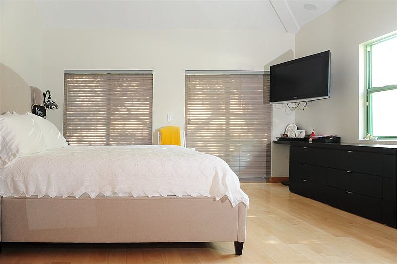 1st image of 208 Jefferson Ave APT 101