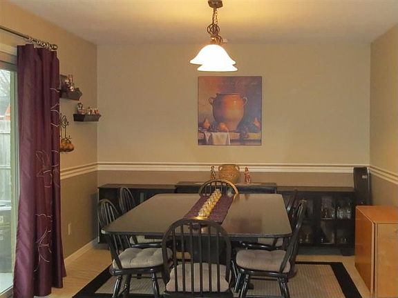 5th image of 7129 Chatlake Dr