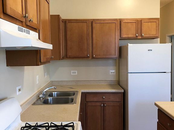 4th image of 1312 E 62nd St APT 2
