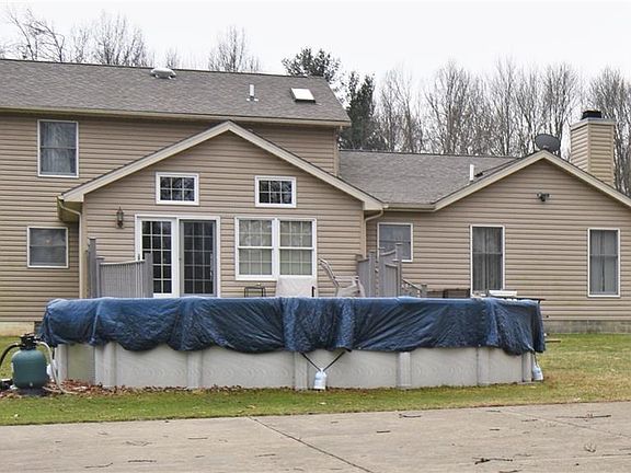 3rd image of 545 Creekside Dr