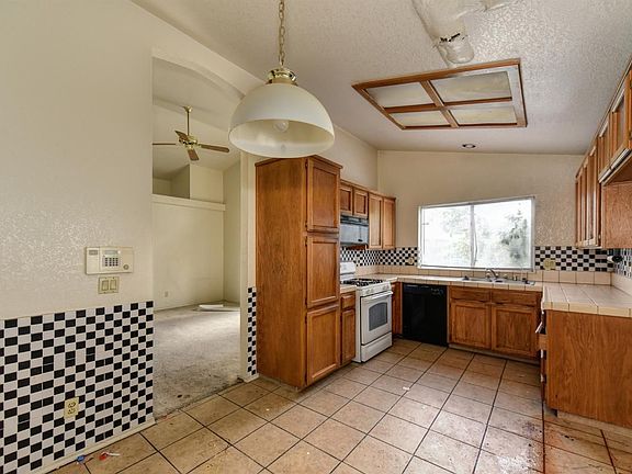 5th image of 8484 Cutler Way