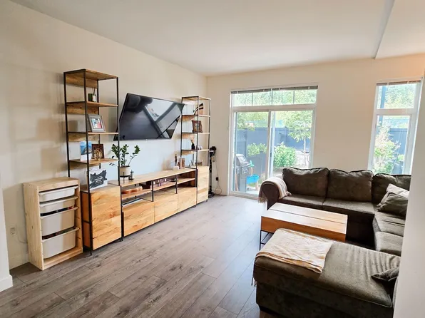 135 Baycrest Ave #3565, Coquitlam, BC V3B 2W7