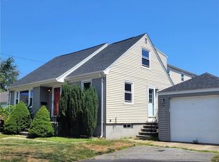 19 Hillside Ave, Newport, RI 02840