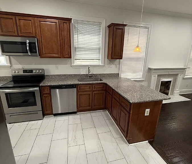 2235 Whitaker St — Photo 24