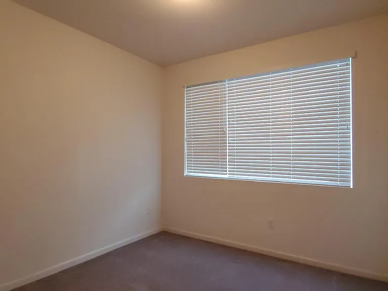 372 Reading Pl — Photo 15