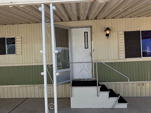 4th image of 302 S Val Vista Dr #140