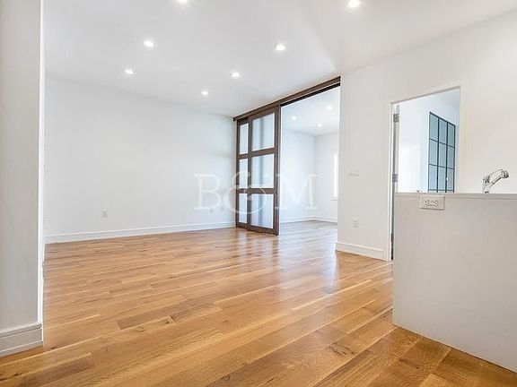 2nd image of 95 Kingsland Ave APT 2F