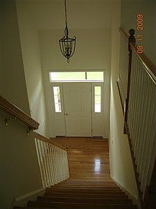 2nd image of 28 Beekman Pl