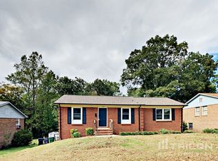 1226 Plumstead Rd, Charlotte, NC 28216